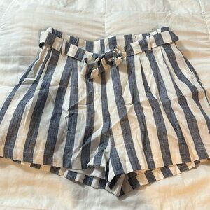 Pink lily striped shorts